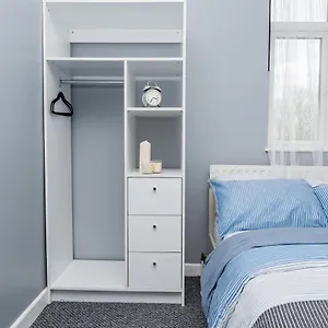 Shirley House: Self-catering Near Hospitals Guest house Southampton
